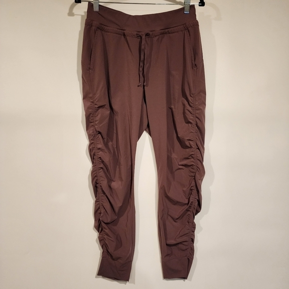 Athleta Attitude Pant Volcanic Violet Stretch Lightweight Wicking Workout Pant 4 - Picture 3 of 10